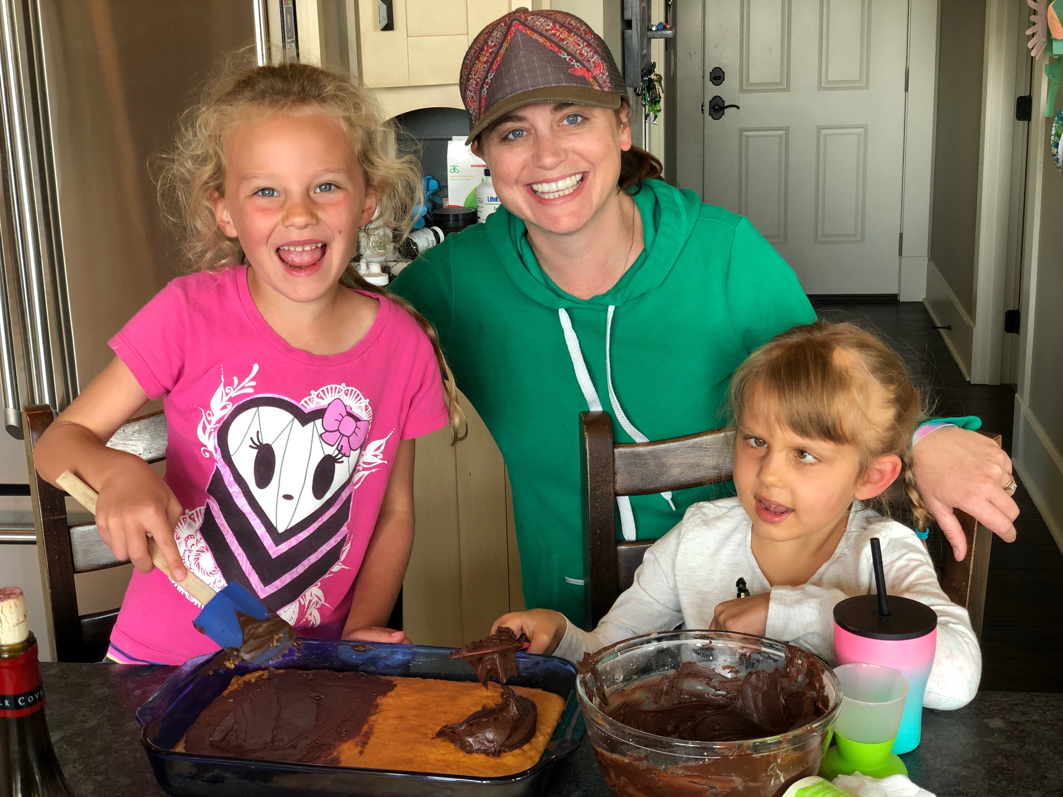 Aunt Jamie with Penny and Dylan and cake